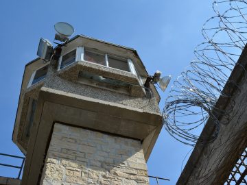 kontrolna kula u zatvoru